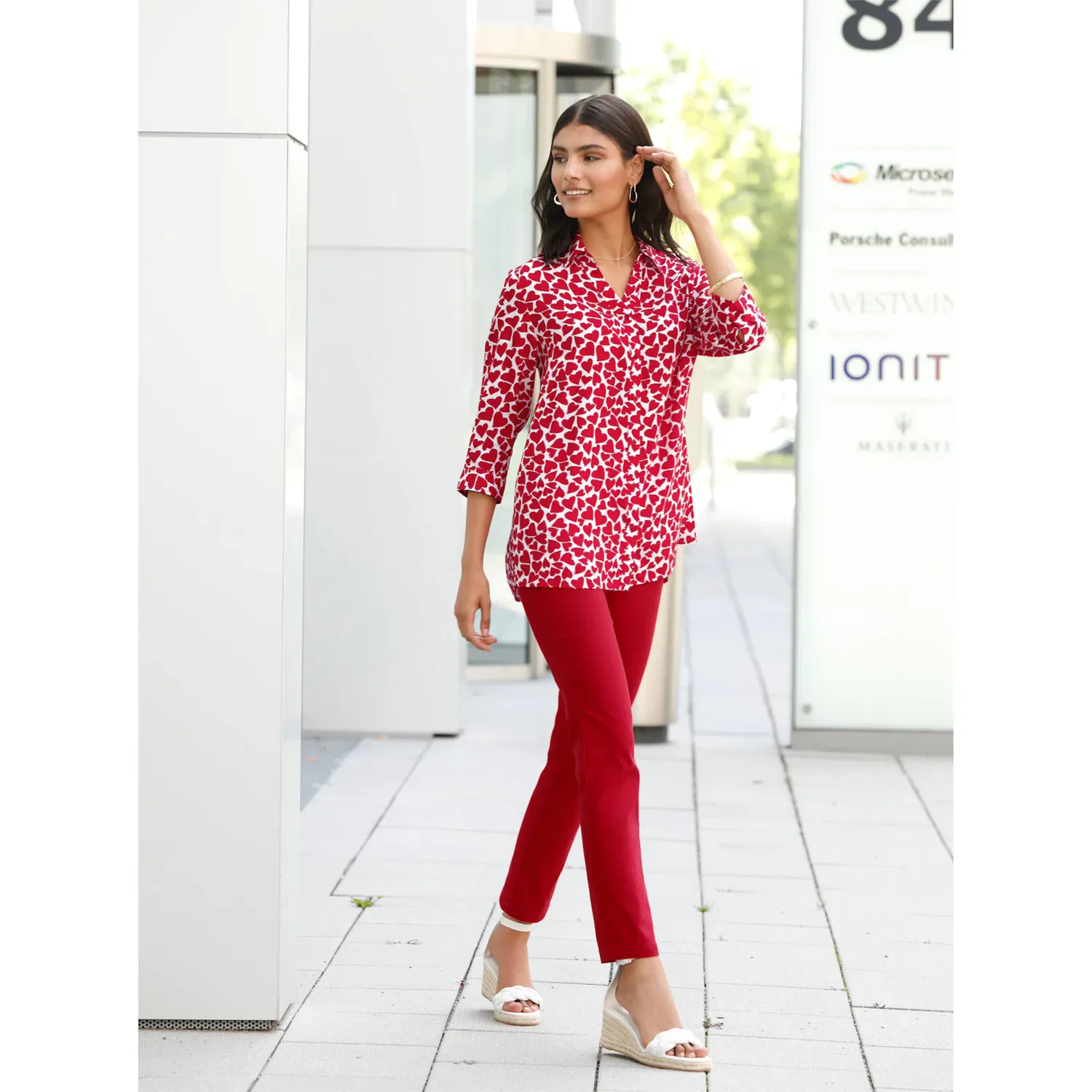 Женская удлиненная блуза с принтом Classic Basics, White-Red Patterned