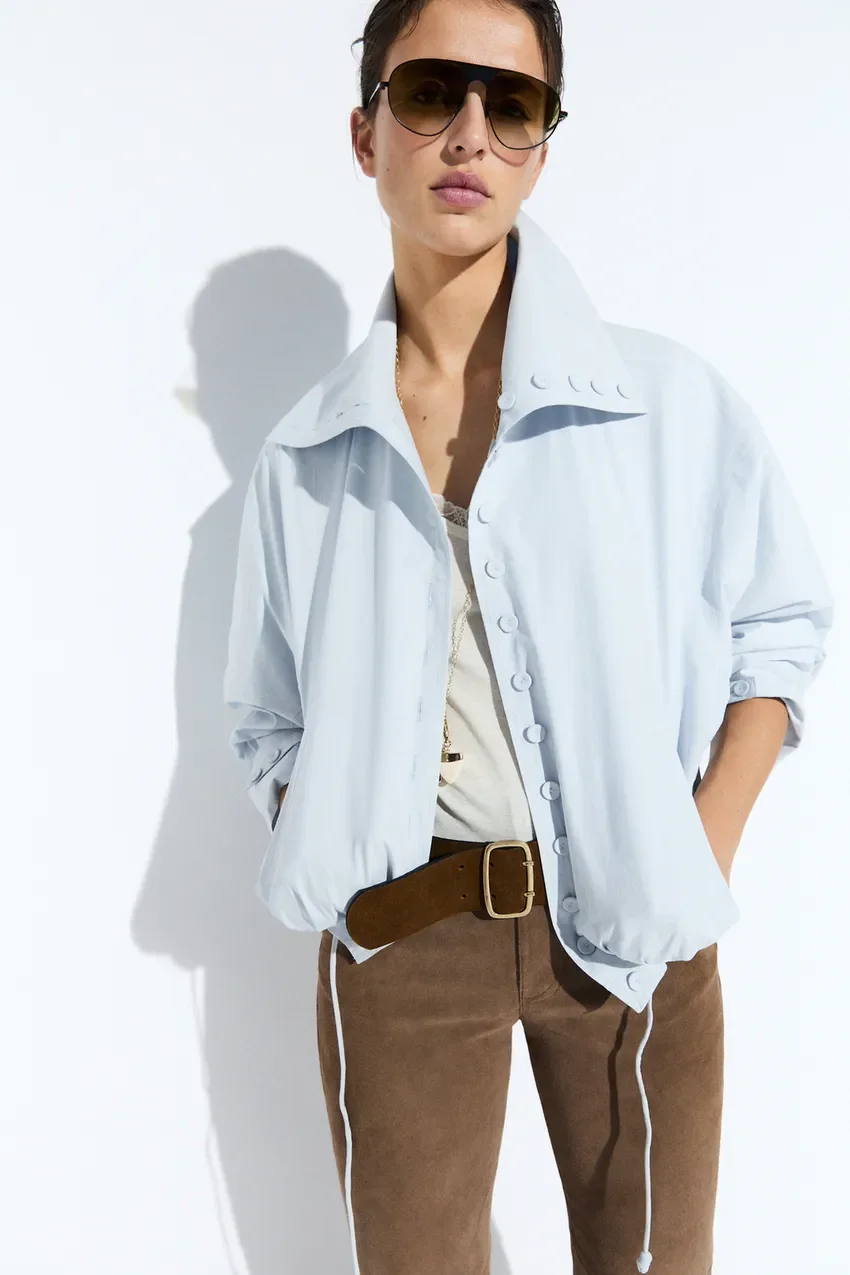 Бомбер Massimo Dutti Cropped Button-detail Jacket, голубой — фото 4