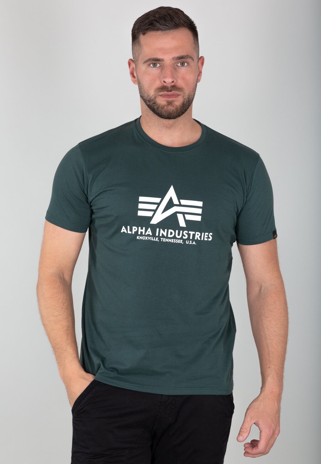 

Футболка с принтом Alpha Industries, бутылочно-зеленый