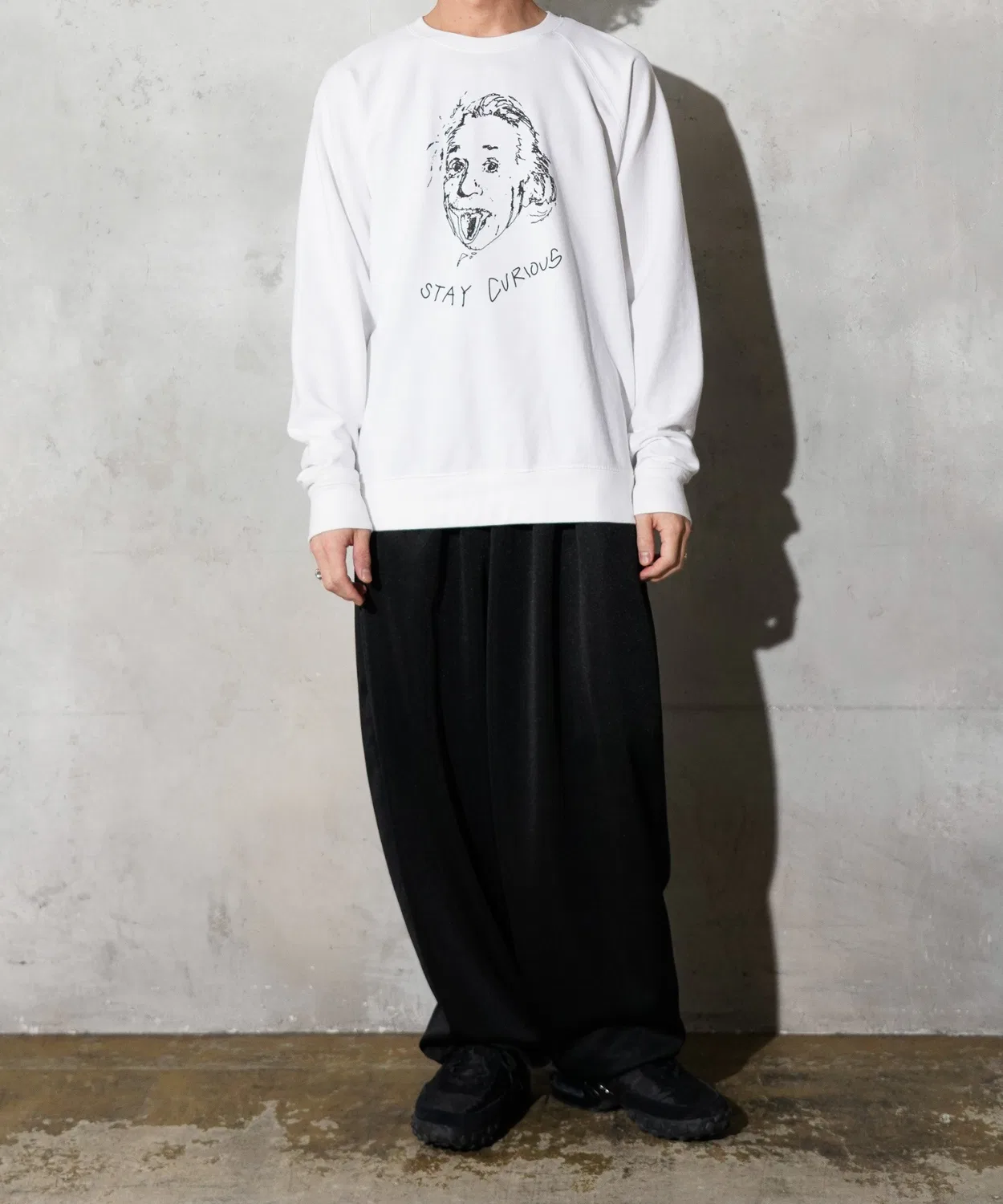 Детский свитшот с принтом Raglan Crew Sweat Stay Curious THRIFTY LOOK, White — фото 3