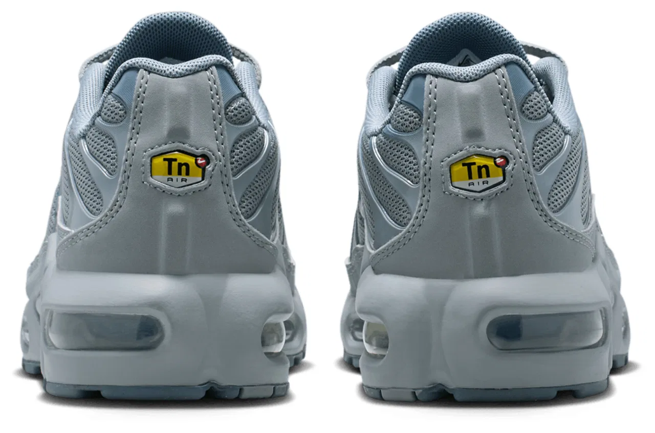 Детские кроссовки Air Max Plus Nike, цвет Stealth/Armory Blue/Off Noir — фото 3