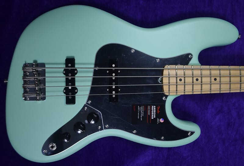 

Fender American Performer Jazz, Satin Seafoam Green / Maple