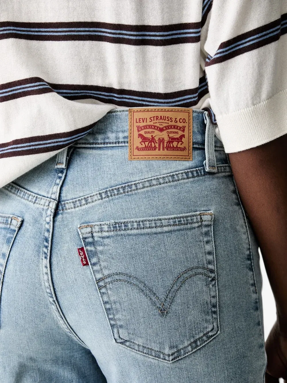 Джинсы с эффектом потертости и завышенной талией Levi'S, синий — фото 4