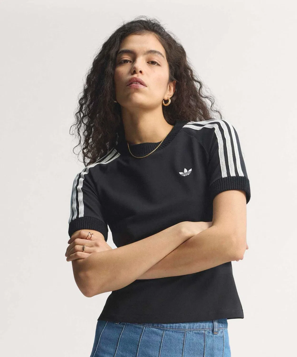 Женская футболка с длинным рукавомиз джерси с кружевными деталями Adidas Originals, Черный — фото 2