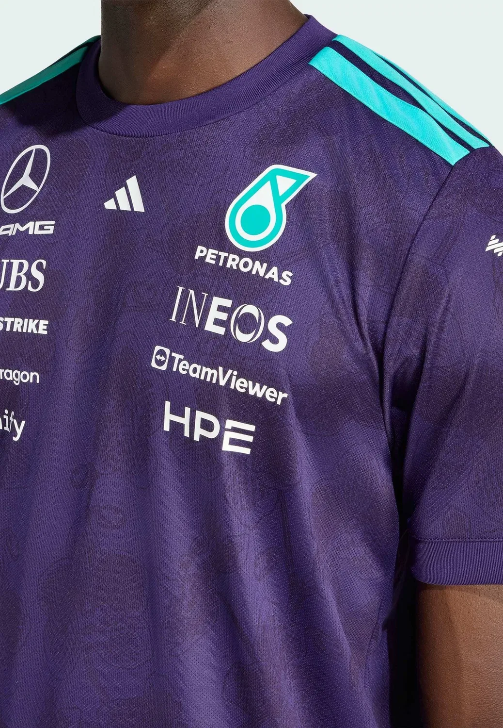 Футболка Mercedes - AMG Petronas Formula 1 Team Ванды Блум - спортивная футболка Adidas Performance, Dark Purple — фото 3