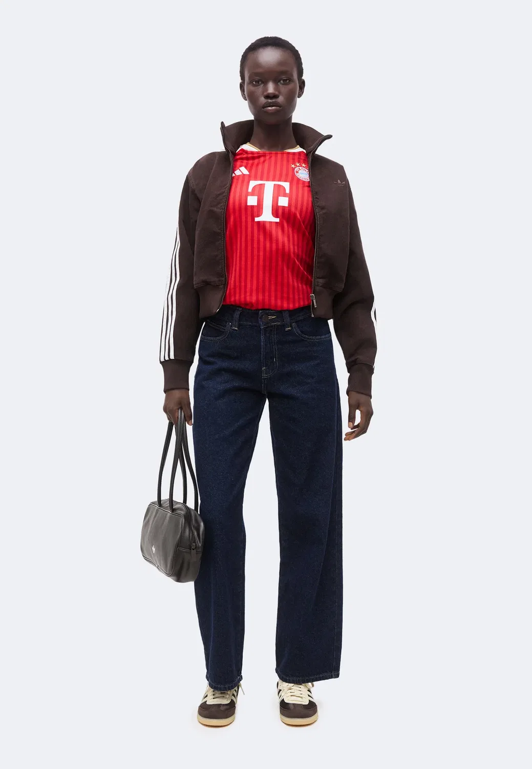 Домашняя форма ФК Бавария, сезон 26/27 - клубная форма Adidas Performance, Better Scarlet/White — фото 2