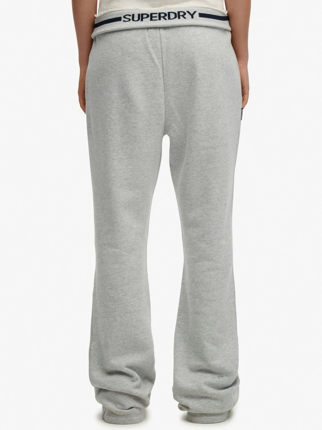 Джоггеры зауженные Athletic Essentials Logo Low Rise Flare Superdry, серый — фото 3