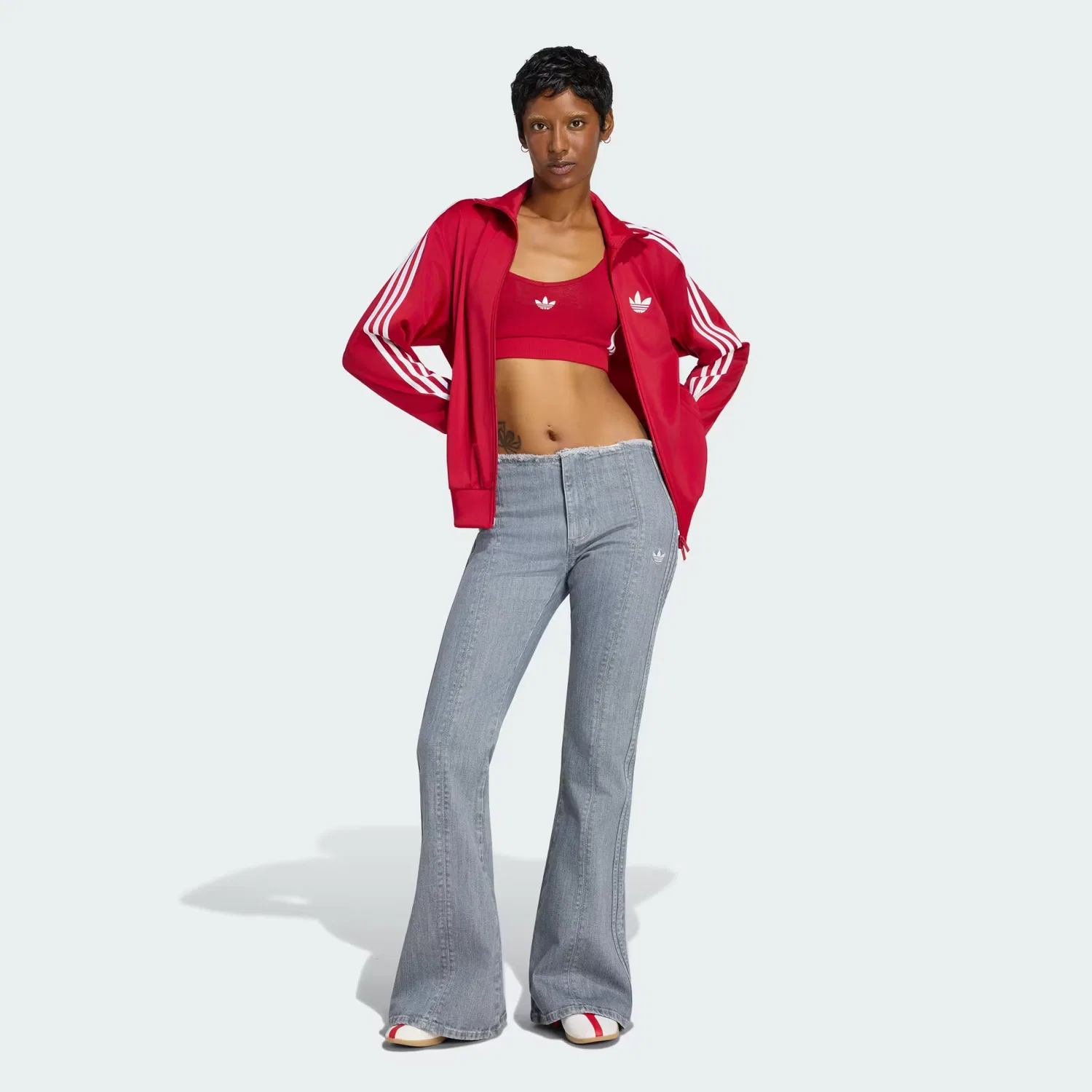 Женские джинсы-клеш с заниженной талией Low Rise Flared Leg Adidas Originals, серый деним — фото 3