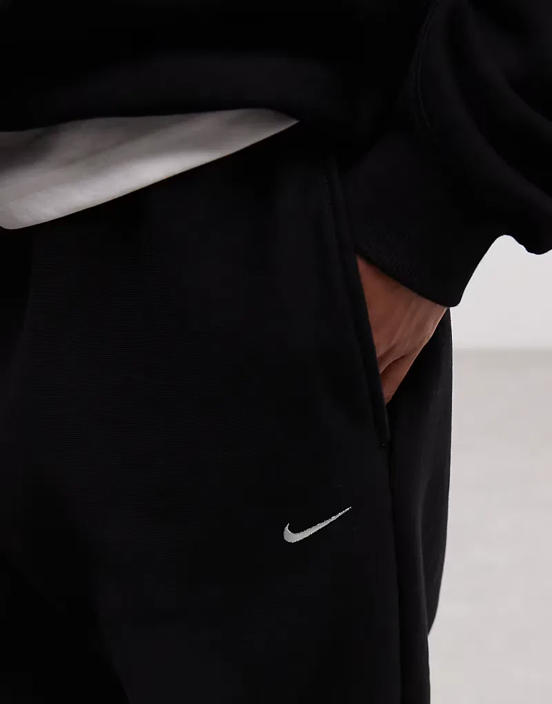 Свободные спортивные брюки Nike Studio Fleece из плотной флиса, черный — фото 3
