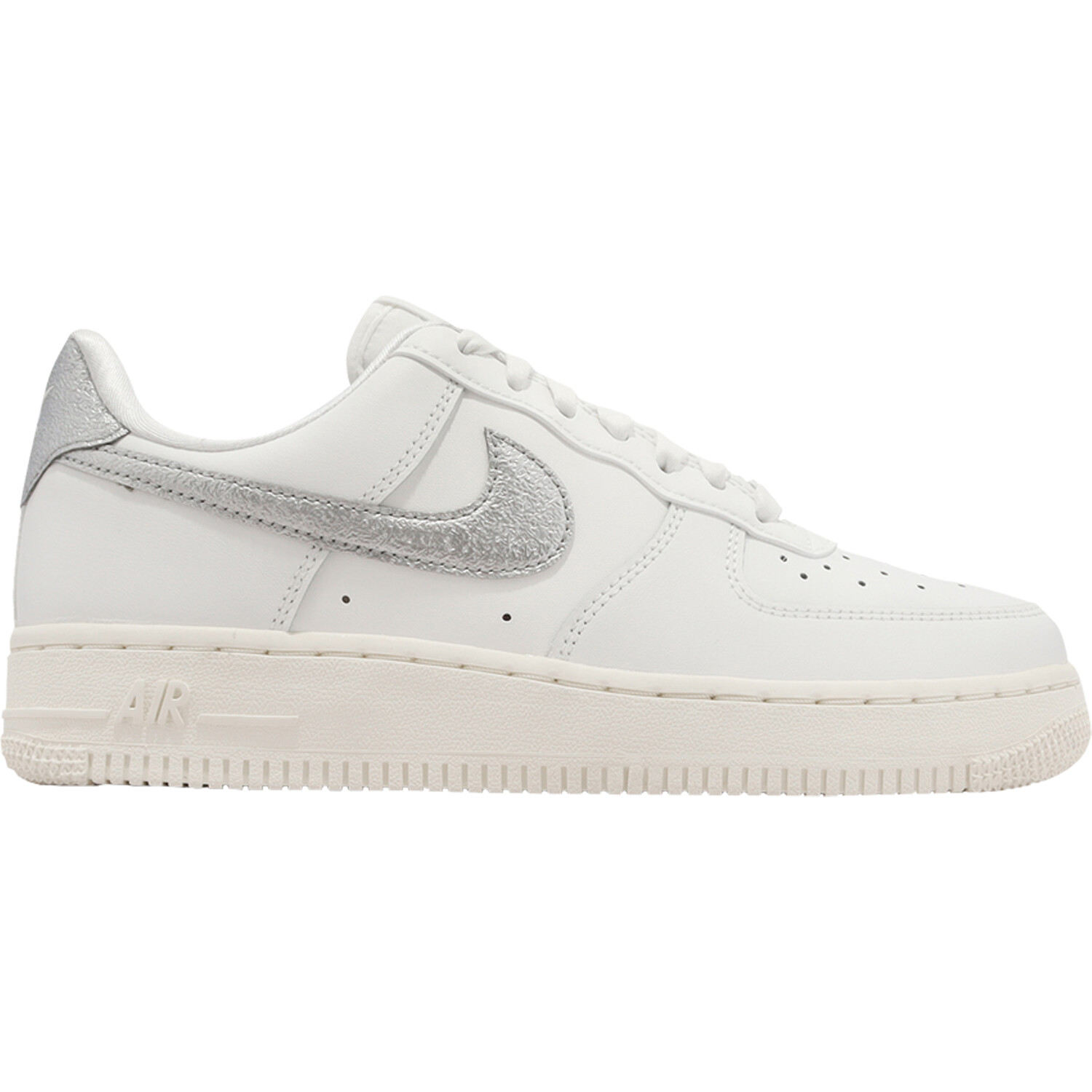 Кроссовки Nike Wmns Air Force 1 07 Essential, белый