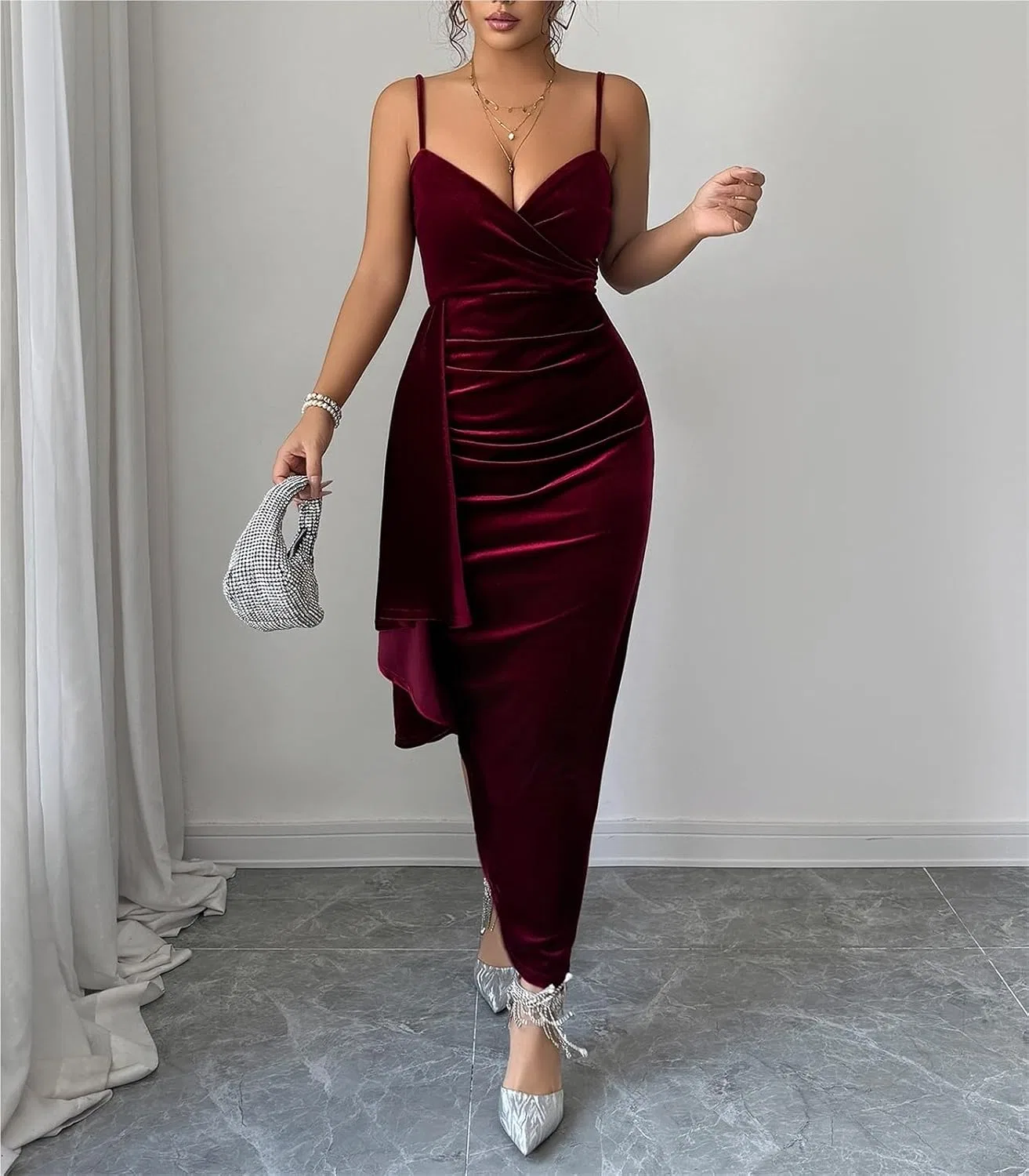 Женское облегающее платье на тонких бретелях с открытой спиной, Wine Red — фото 2