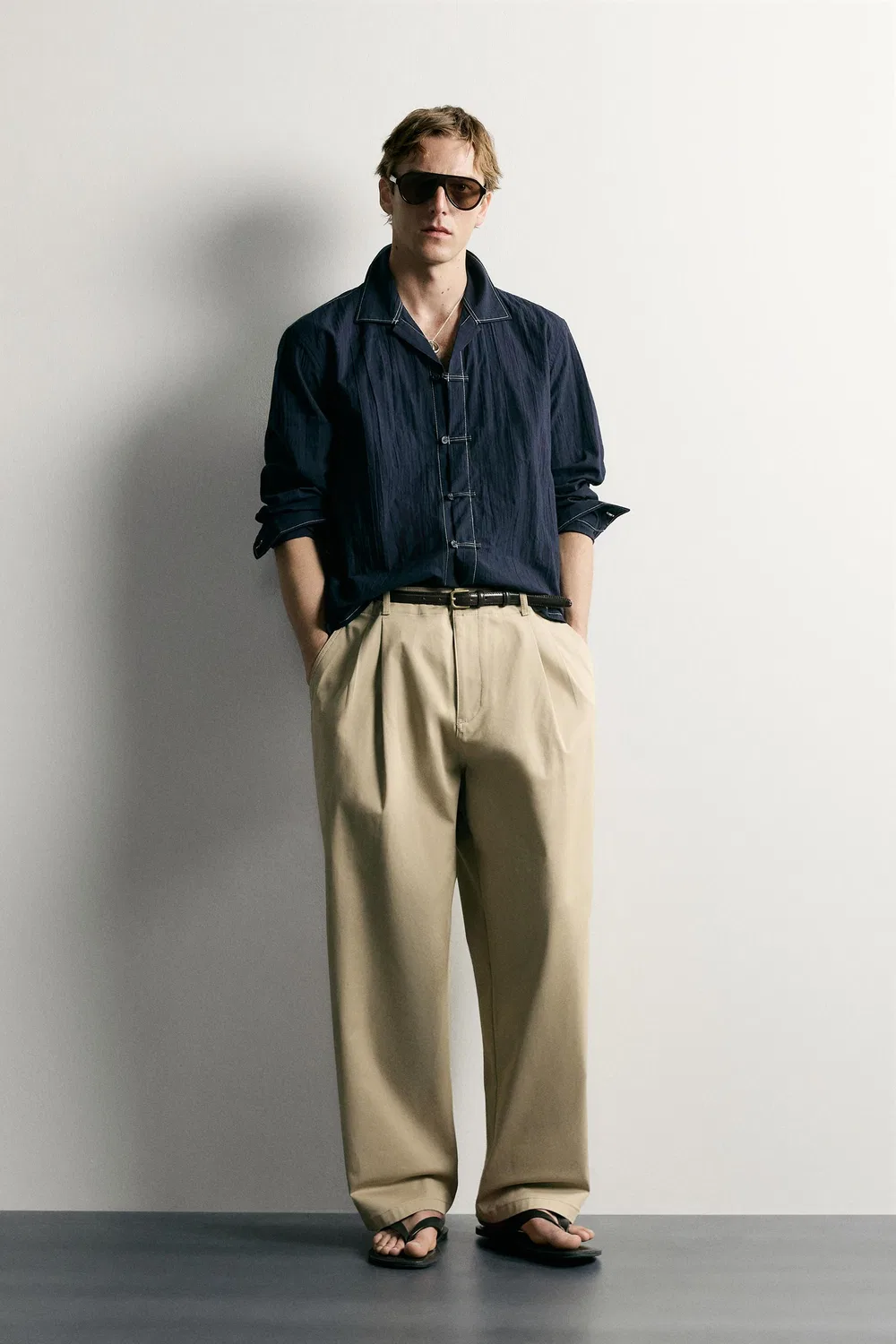 Рубашка свободного кроя с застежкой в виде лягушки. ZARA, Navy blue