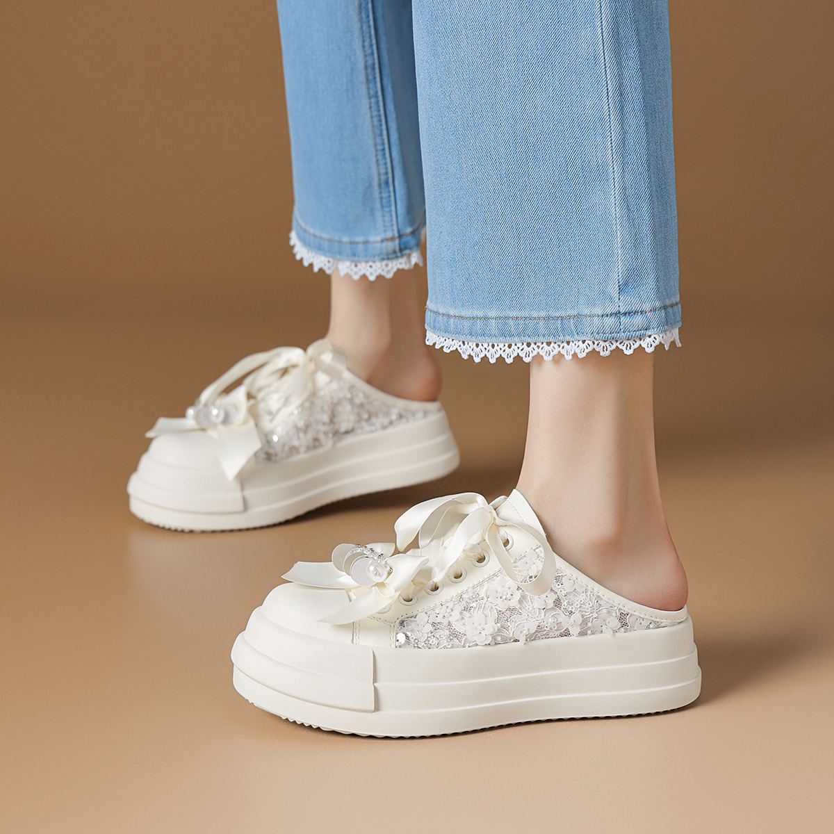 Rosa Bianca Женские закрытые тапочки белые с белой овчиной на стельке, цвет White Sheepskin Insole — фото 3