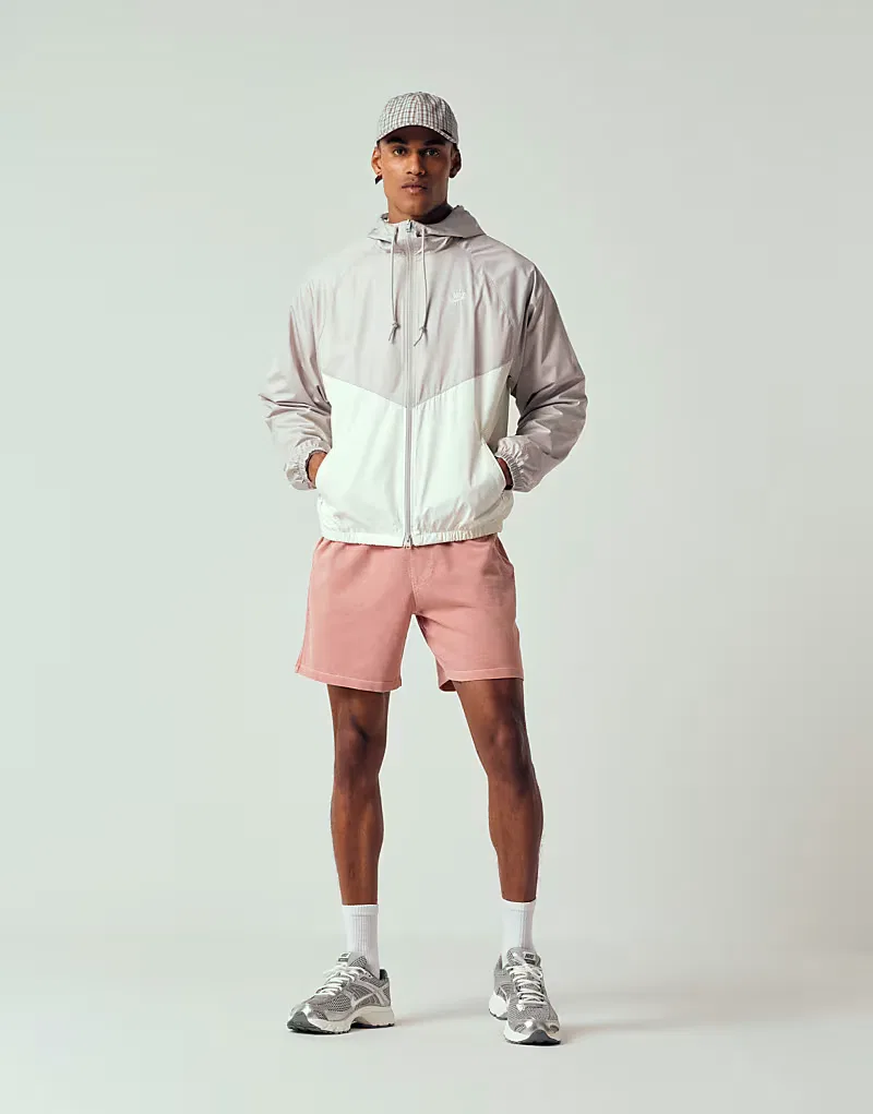 Спортивная куртка Nike Windrunner светло-серого и, белый — фото 2