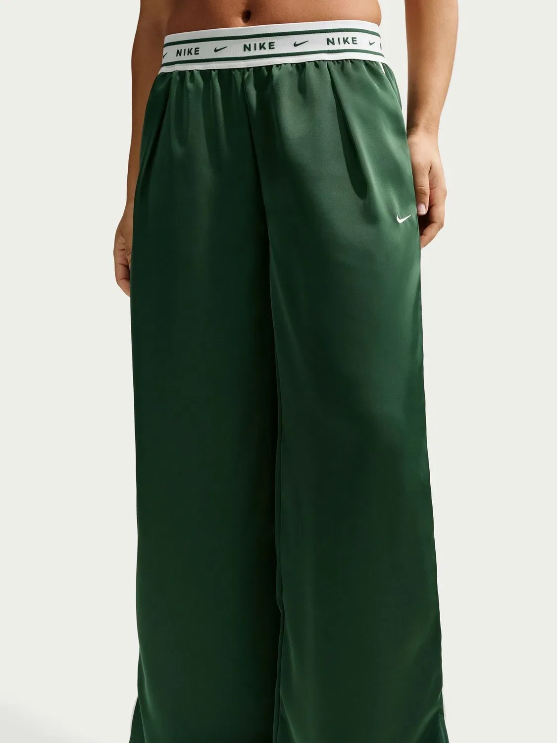 Брюки широкие сатиновые Nike Fir Green — фото 3