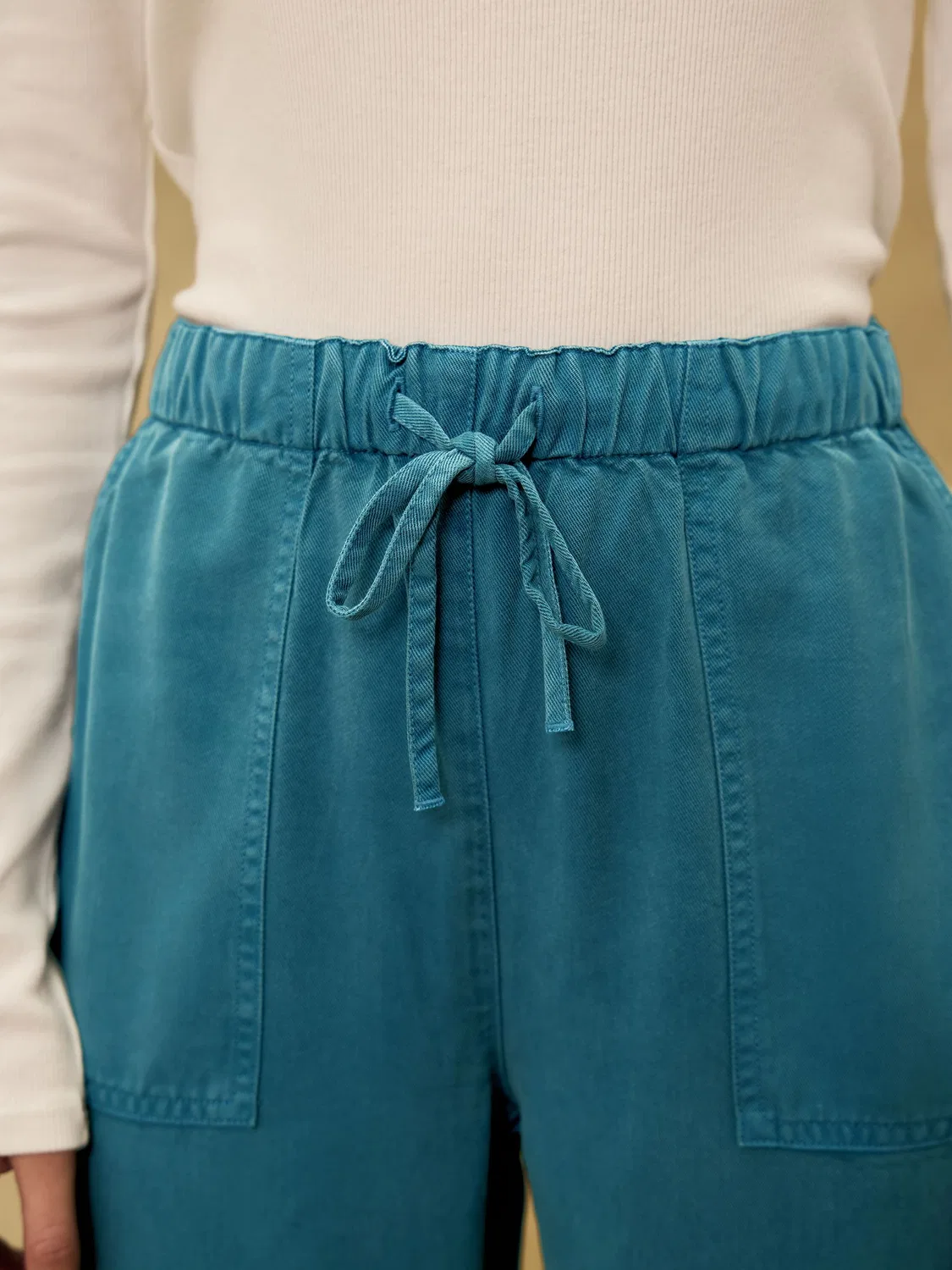 Брюки зауженные из TENCEL Lyocell Next, цвет Teal Blue — фото 4