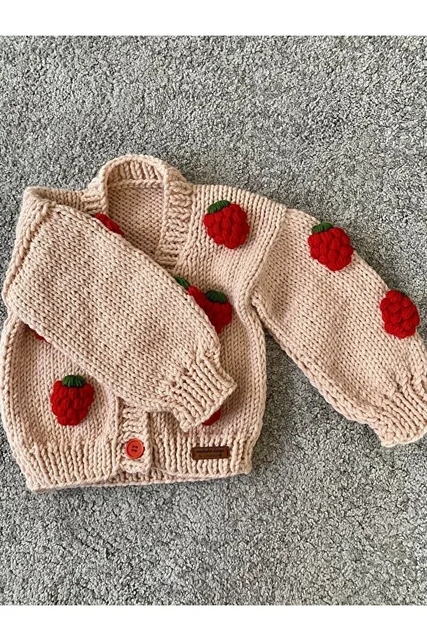 Детский вязаное кардиган для девочек с принтом Strawberry detailed hand knitted girl's cardigan Nevalin, Pink — фото 4