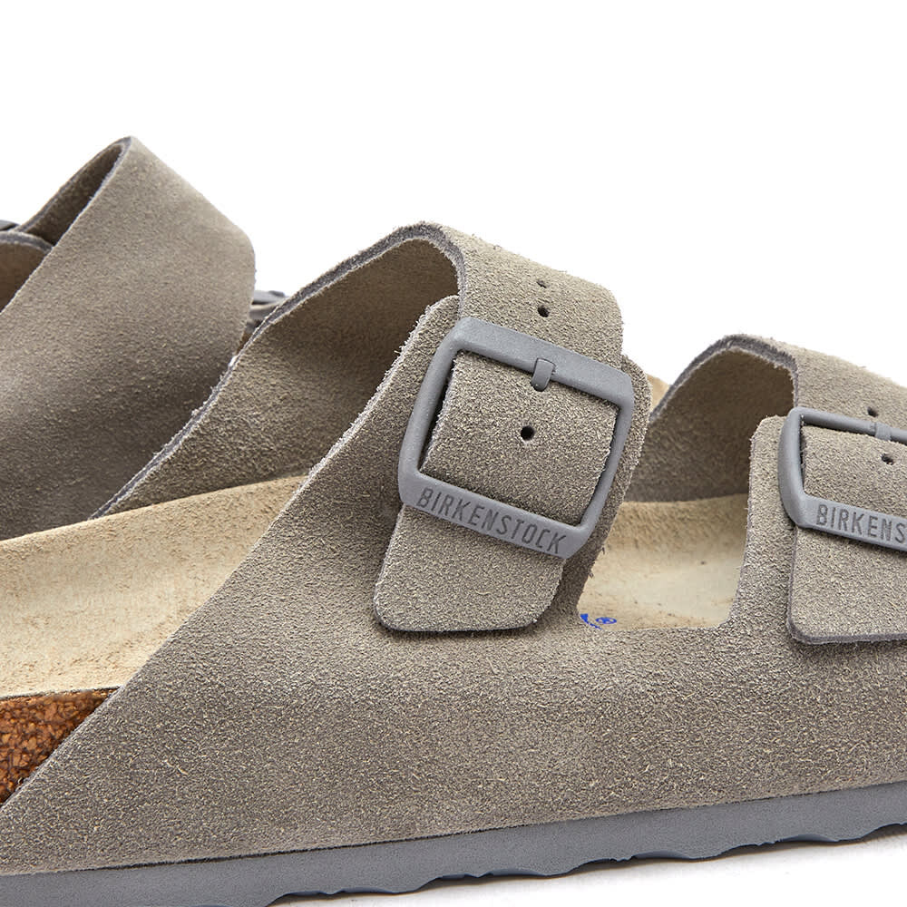 Сандалии Birkenstock Arizona Soft Footbed Suede Leather, серо-бежевый — фото 4