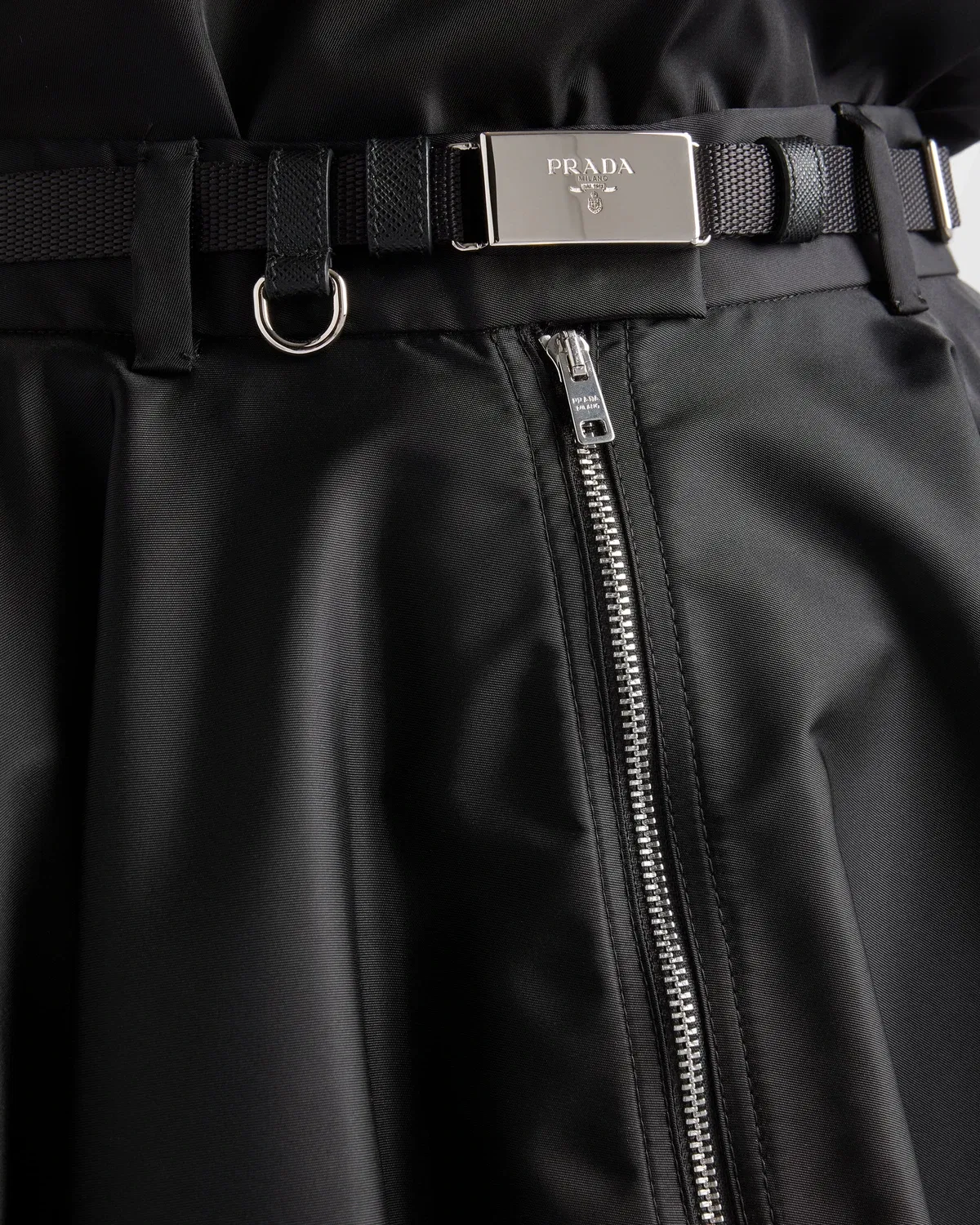 Юбка А-силуэта из переработанного нейлона Prada, черный — фото 3