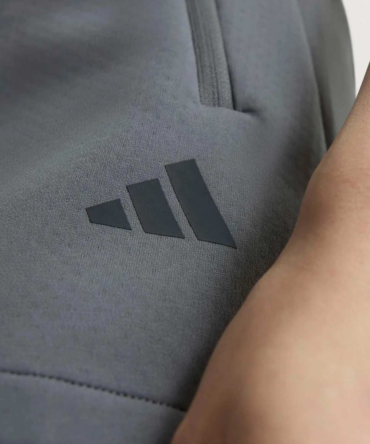 Женские шорты свободного кроя с кулиской ZNE Adidas, Серый — фото 2