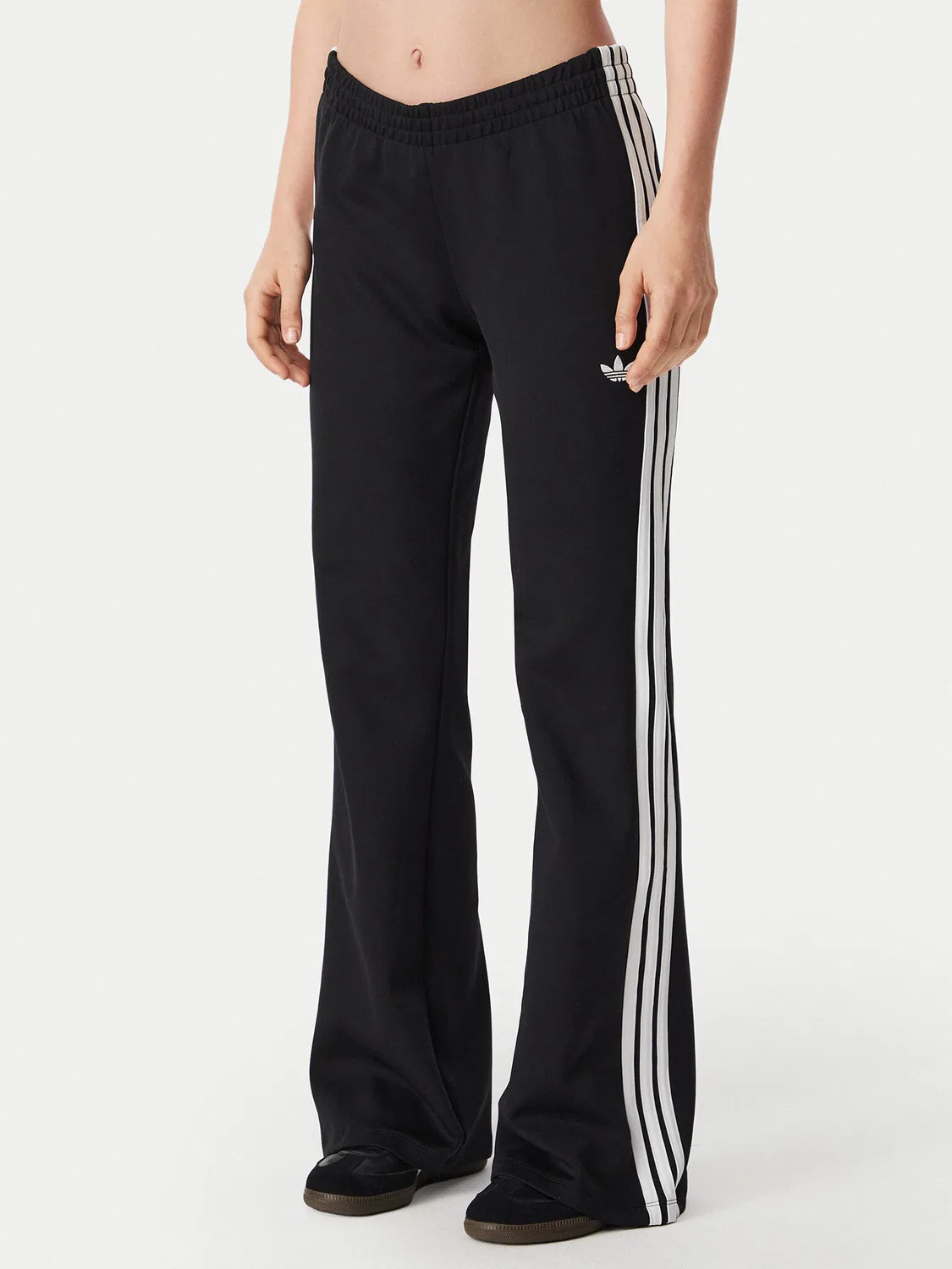 Женские спортивные штаны стандартного кроя Flared Adidas, черный