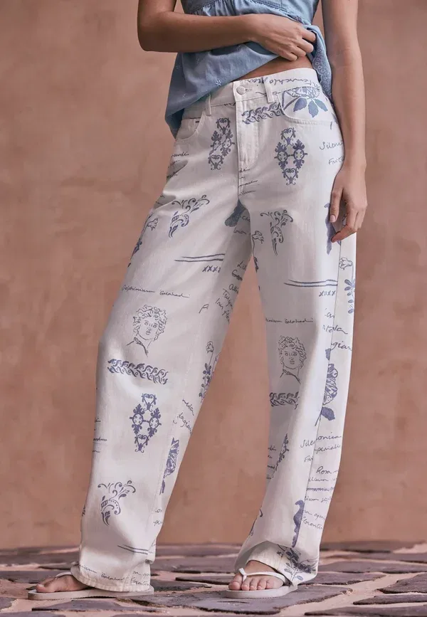 Джинсы прямого кроя из хлопка Regular fit National Trust x High Rise Barrel Leg Jeans Next, Ecru Blue Print, экрю — фото 2