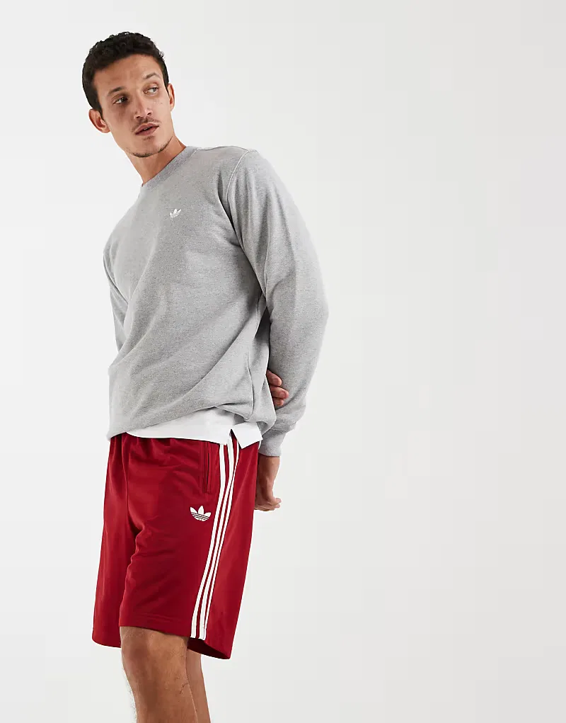 Шорты Adidas Originals Firebird в красно-белой расцветке, символизирующей победу команды — фото 3