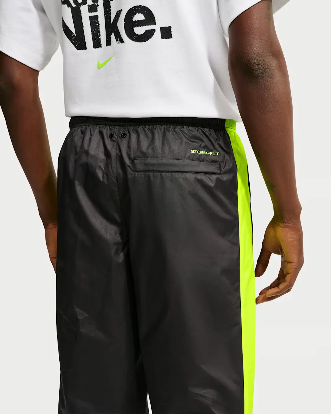 Мужские брюки на подкладке Nike Windrunner, Black/Volt/Volt — фото 3