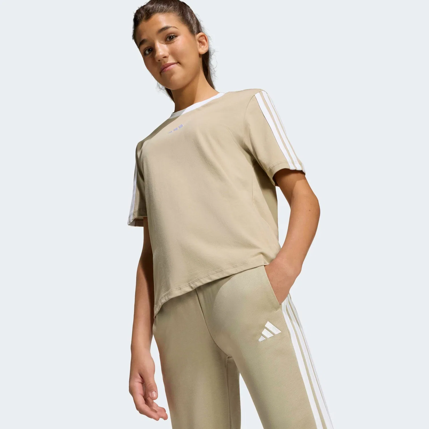 Спортивные брюки Adidas Sportswear Slim fit для тренировок, бежевого цвета