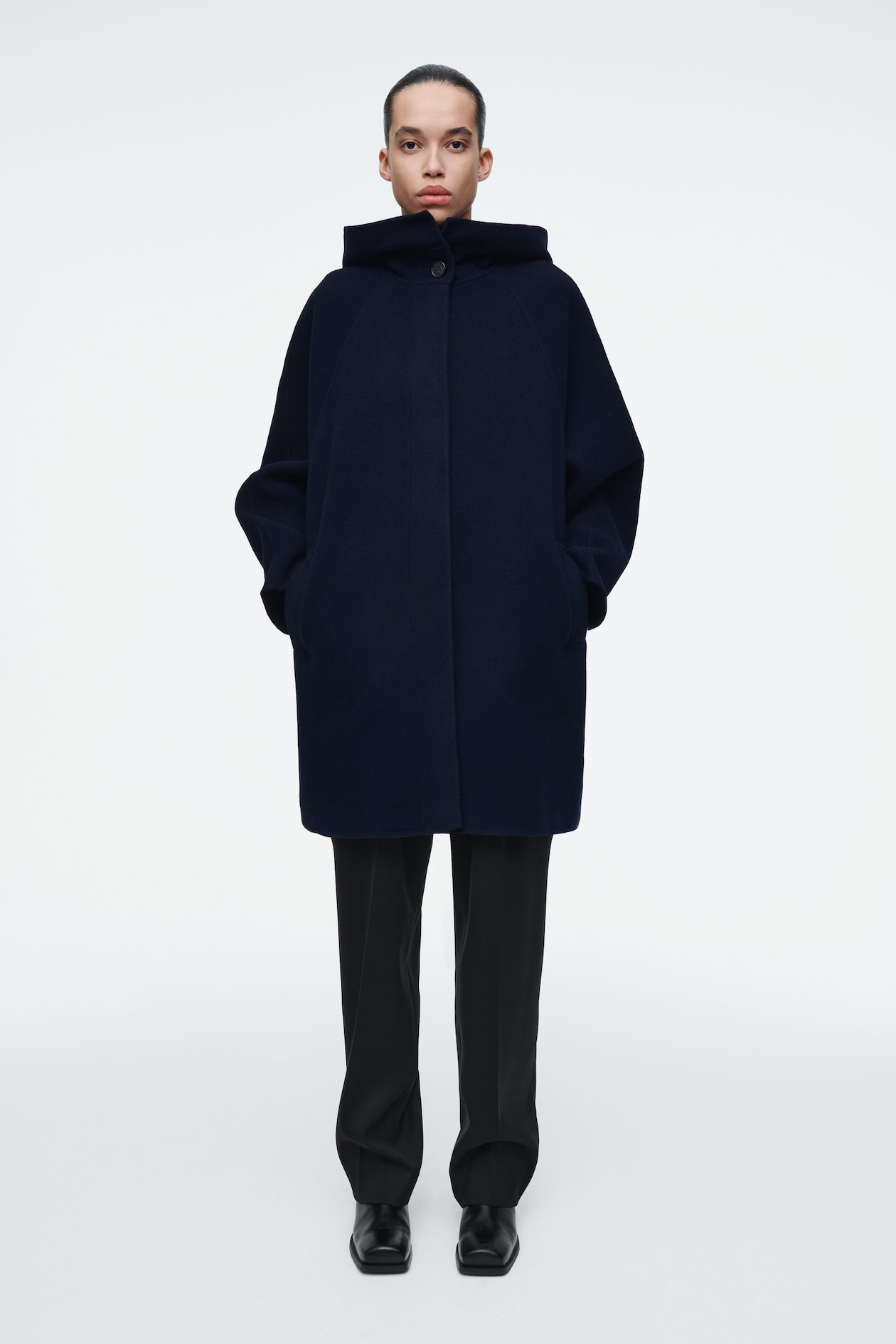 

Двустороннее шерстяное пальто - oversized fit COS, темно-синий