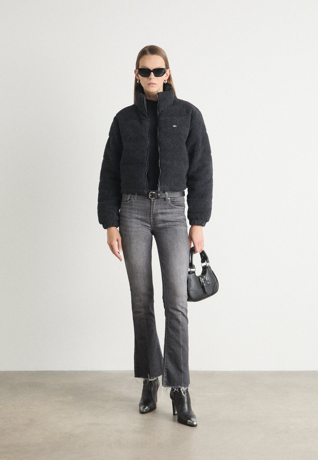 

Зимняя куртка ESSENTIAL PUFFER Tommy Jeans, черный