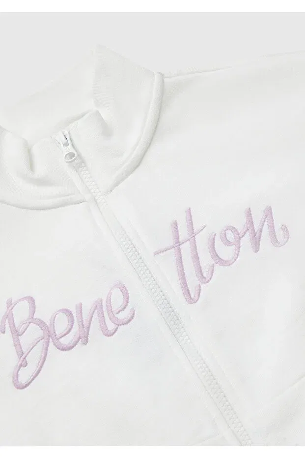 Детские свитшот для девочек с принтом Girl'S Ecru Zippered Stand Collar Sweatshirt With Logo Embroidered Pockets On The Front United Colors Of Benetton, Ecru — фото 4