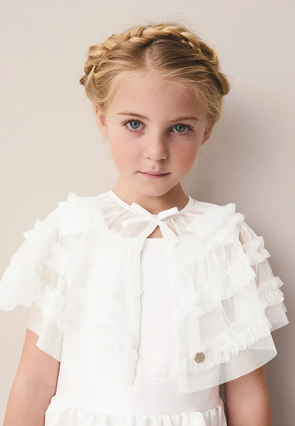 Обычный крой с оборками - накидка Laura Ashley, White