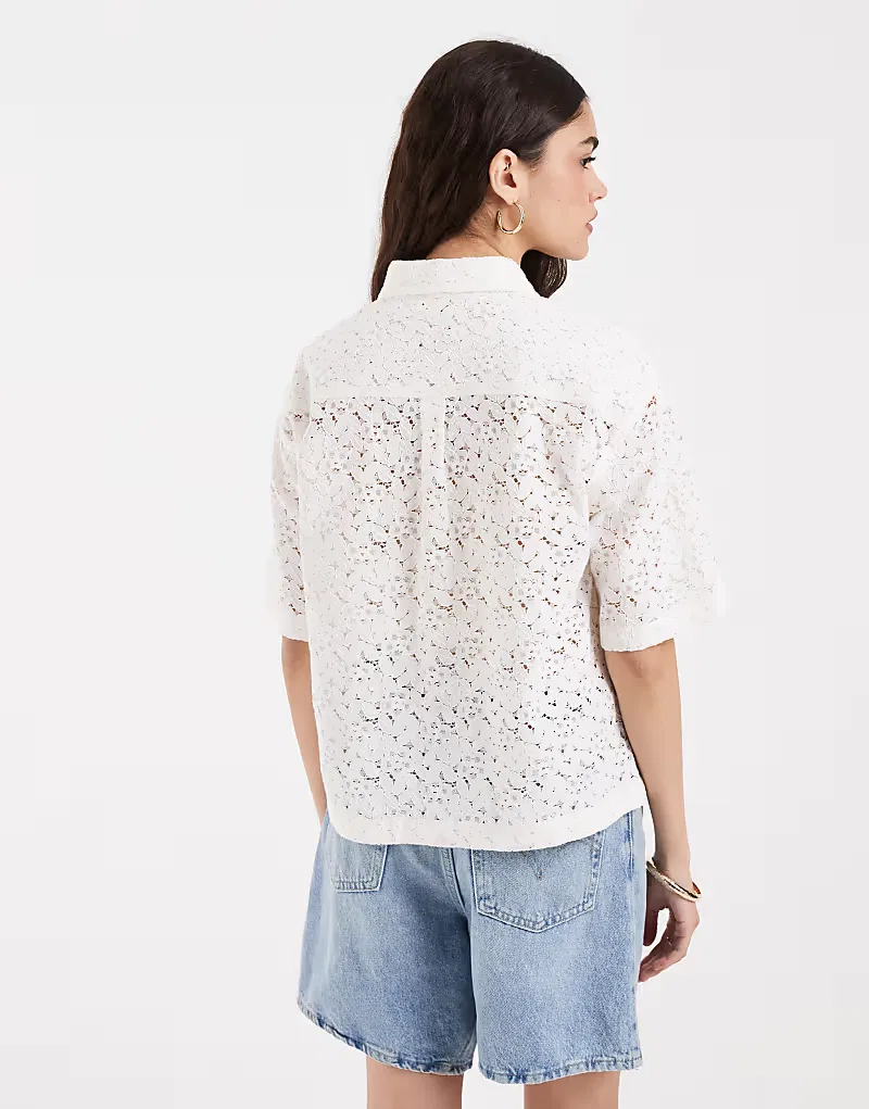 Рубашка Levi's Harlie с коротким рукавом и кружевом, белая — фото 4
