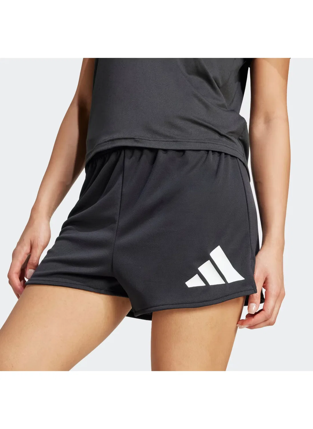 Шорты тренировочные с боковыми разрезами Essential big logo Adidas, черный — фото 4