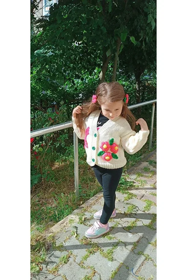 Детский кардиган с цветочным принтом Hand knitted kids cardigan El Örgüsü Cici Bebe, Cream Color