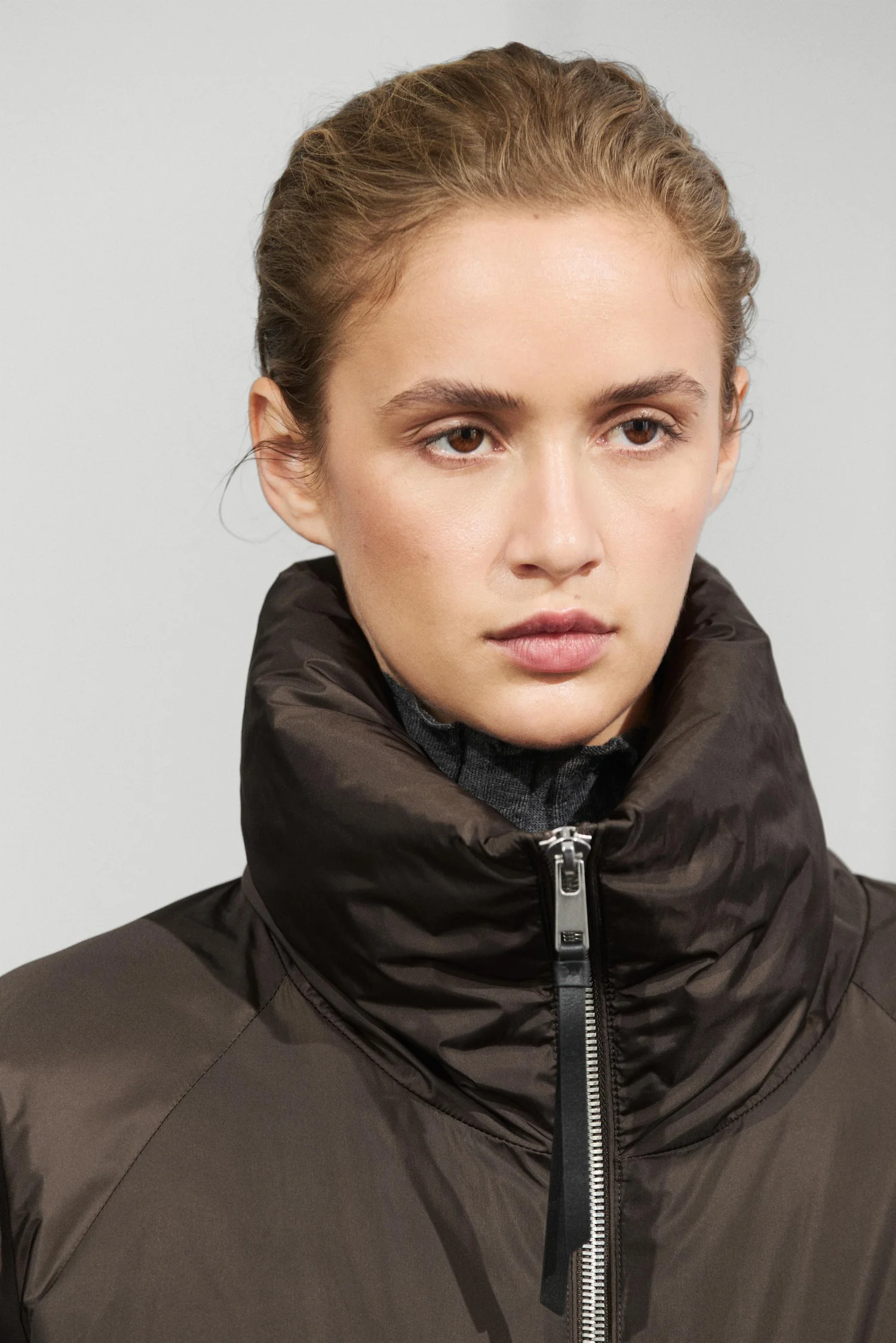 Пуховик Massimo Dutti With Gathered Detail, коричневый — фото 4