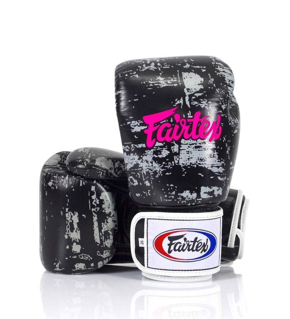 

Боксерские перчатки Fairtex Universal "Tight-Fit" Design, Dark Cloude, 16 oz., черный