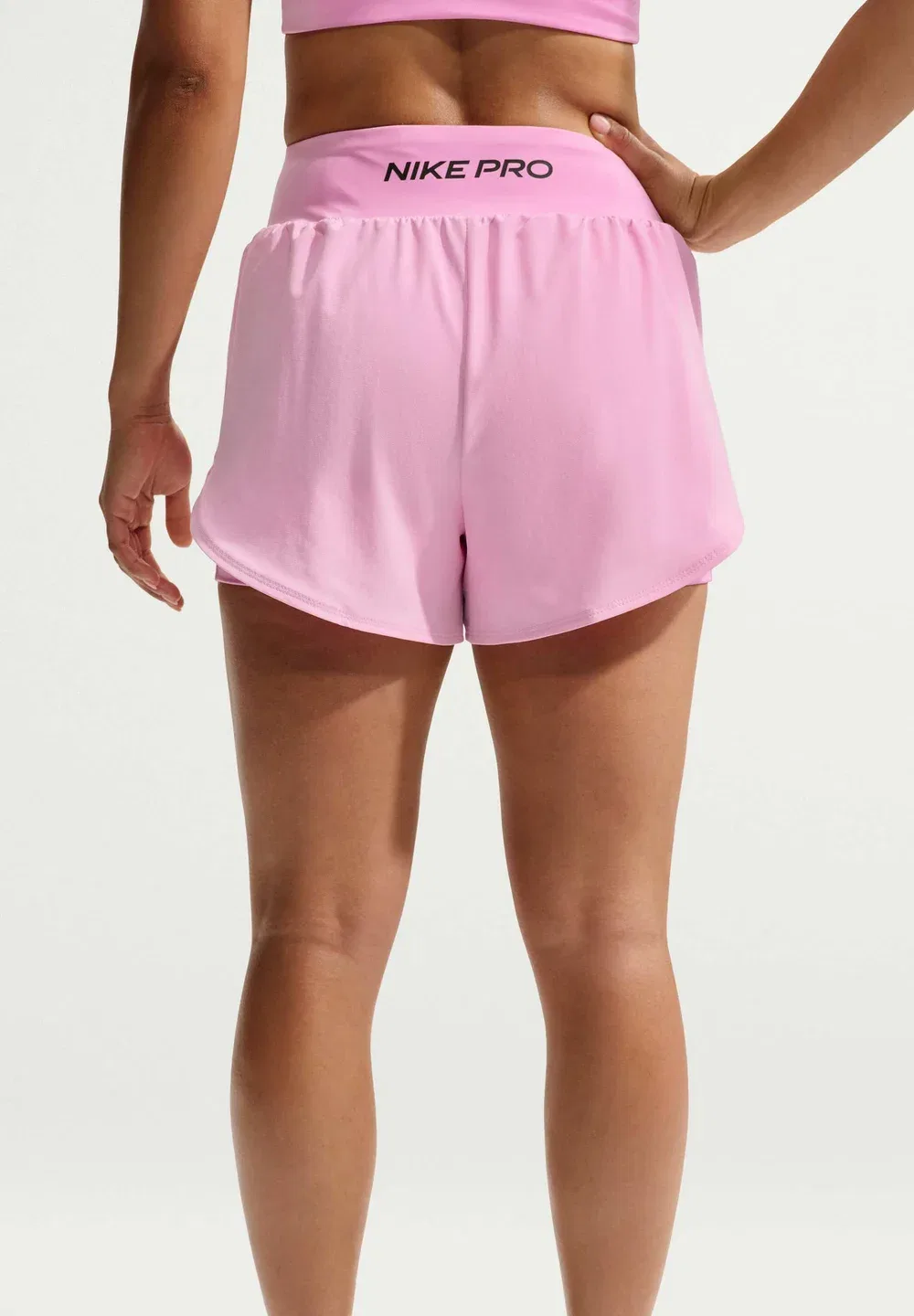 W np df sculpt 2n1 3in hr shrt - шорты 2-в-1 Nike Performance, Pink Rise/Black — фото 4
