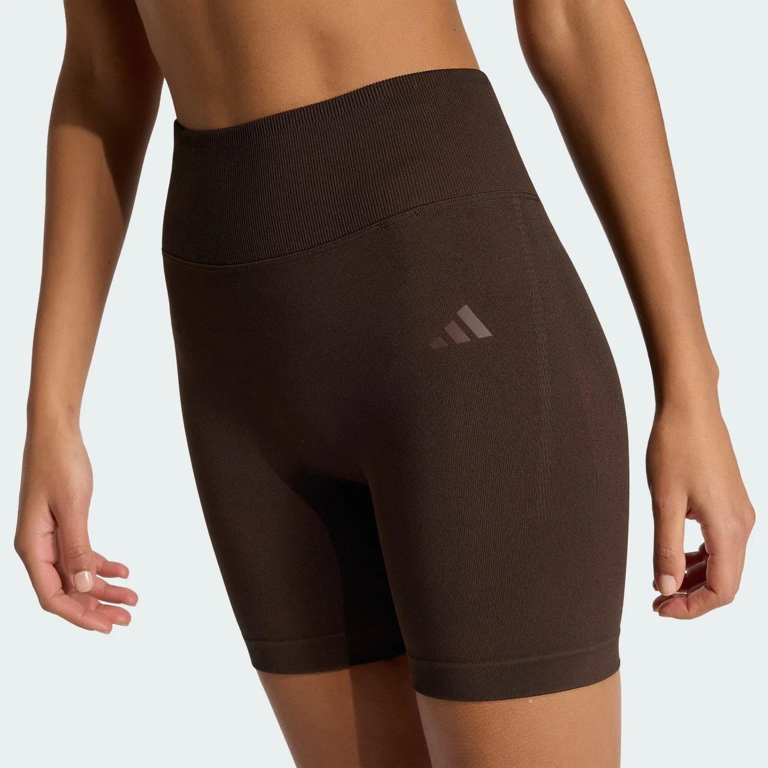 Женские леггинсы с высоким поясом Workout Essentials Knit Scrunch 5 Inch Leggings Adidas, Dunkelbraun — фото 4