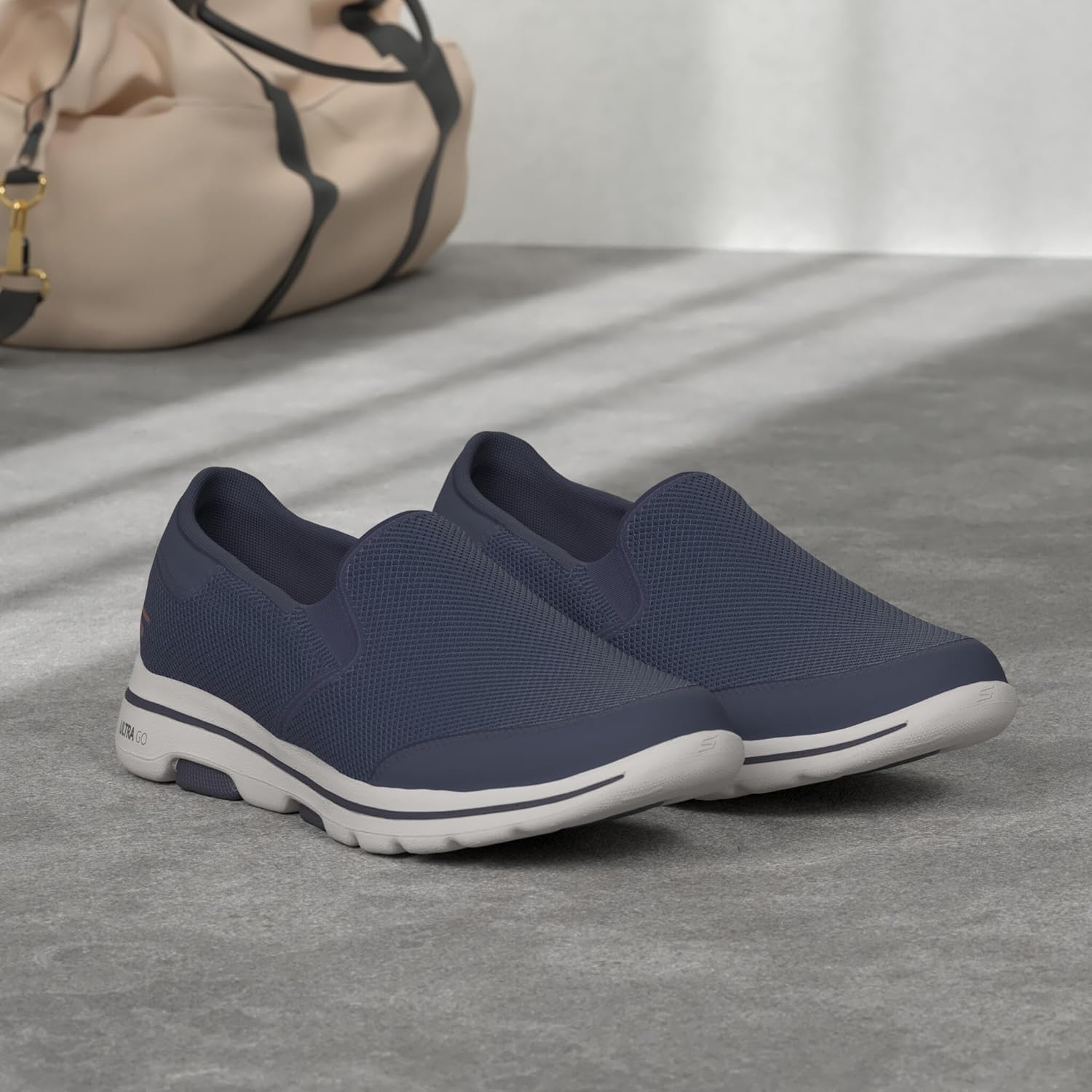 Мужские кроссовки Skechers Gowalk 5 - эластичные слипоны для спорта и повседневной носки, темно-синий — фото 2