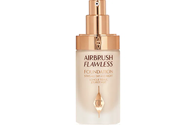 Женская тональная основа с эффектом мягкого фокуса Charlotte Tilbury, 2N Heart Porcelain Pink — фото 3