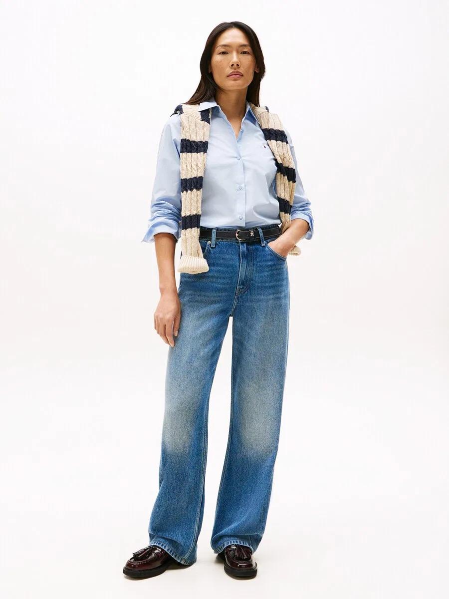 Блузка TOMMY HILFIGER "Regular Fit Flag Embroidery" светло-голубого цвета — фото 4