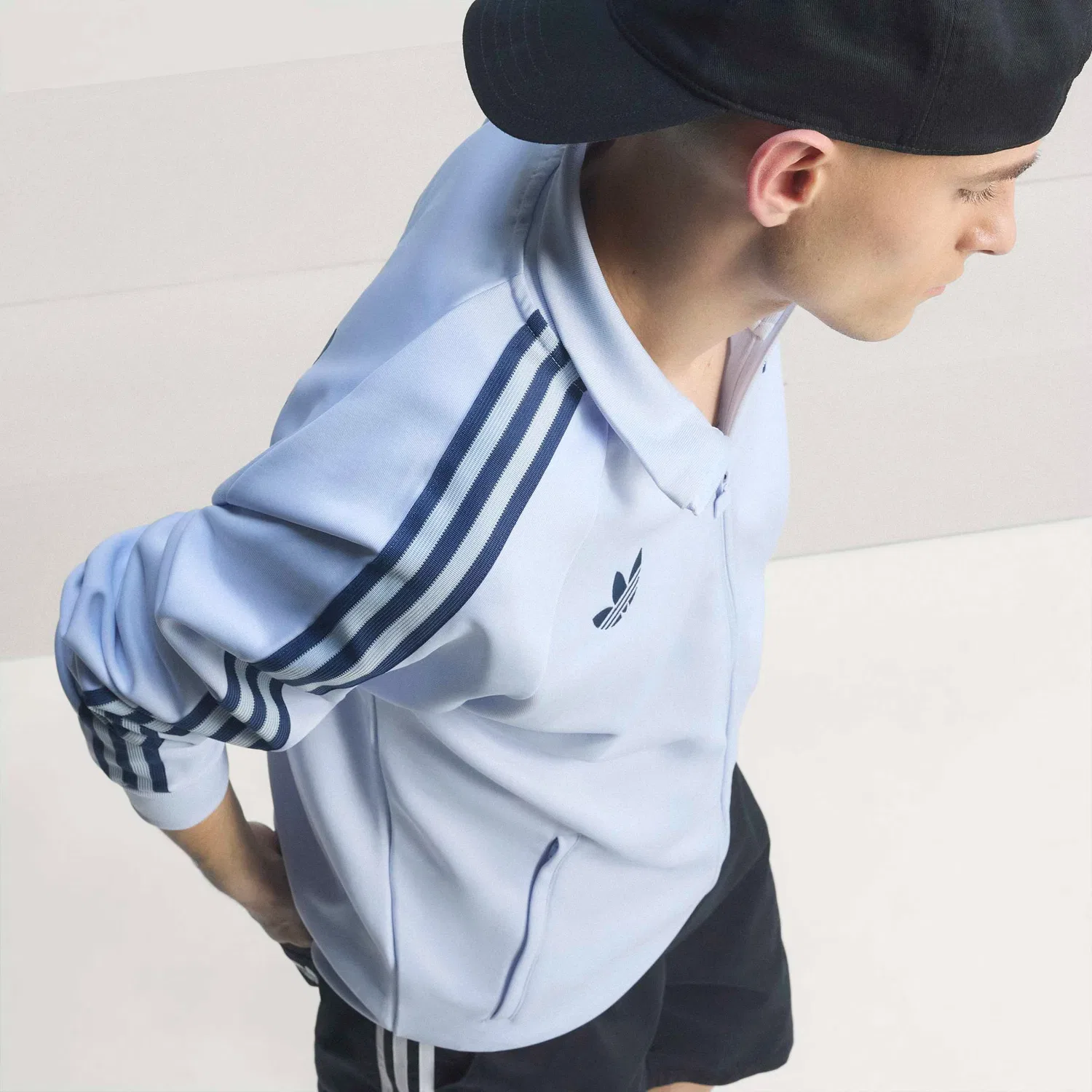 Куртка для тренировок Adidas Performance Italien в темно-синем и светло-синем цветах — фото 4
