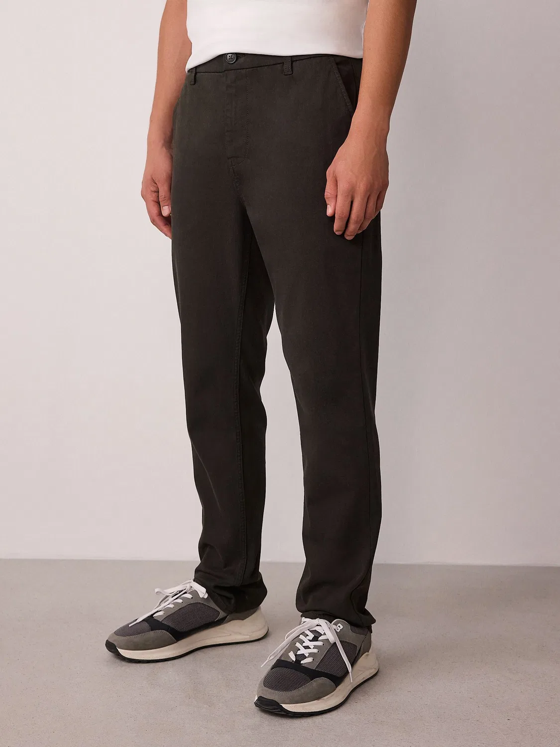 Брюки чинос Slim Fit Motionflex Next, хаки