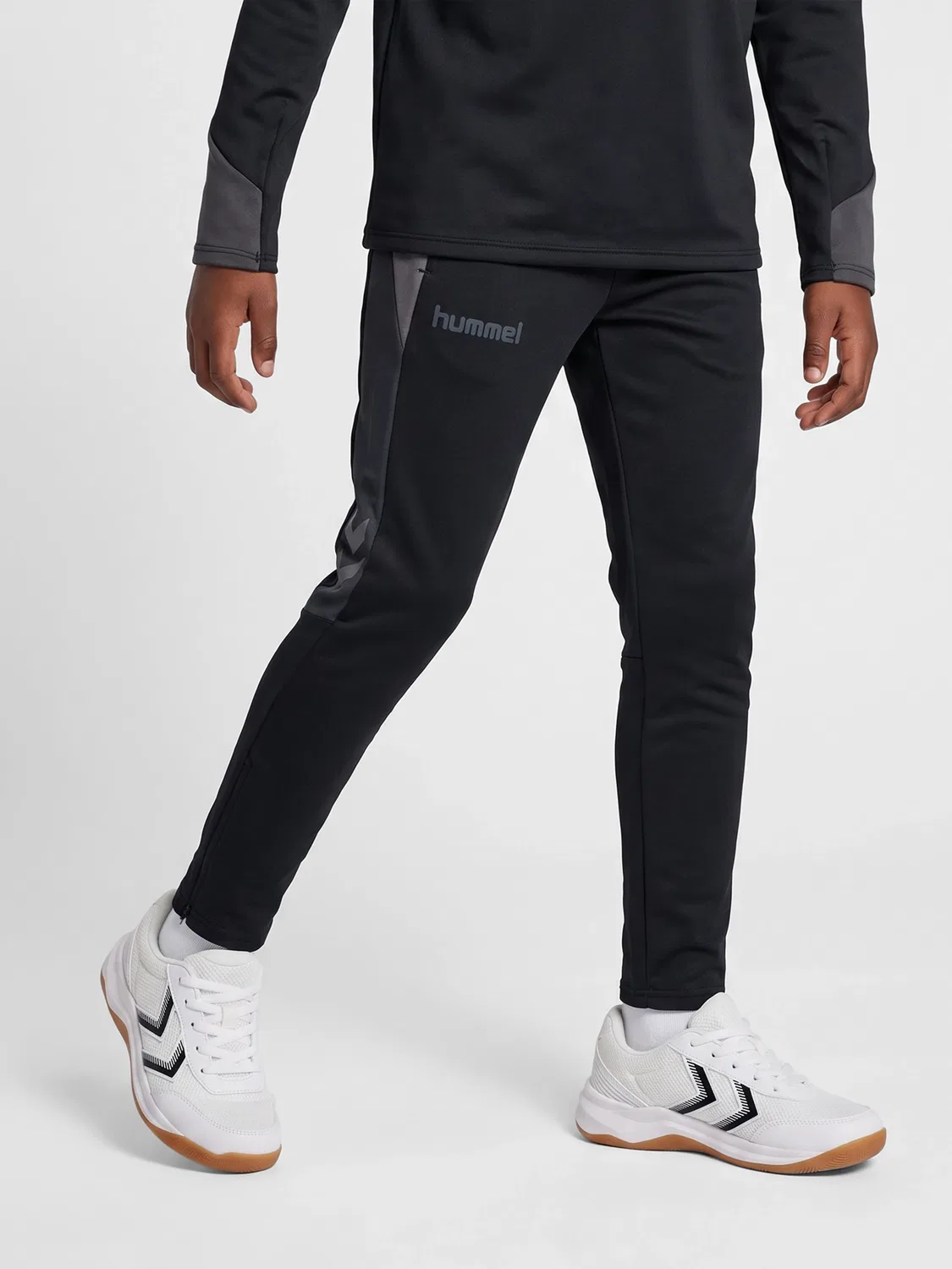 Штаны спортивные детские Hmlblaze26 Hummel, черный
