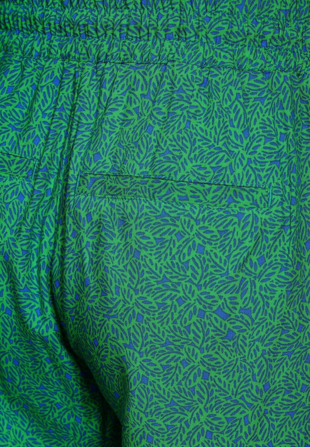 

Спортивные штаны BEQUEME PRINT Cecil, зеленый