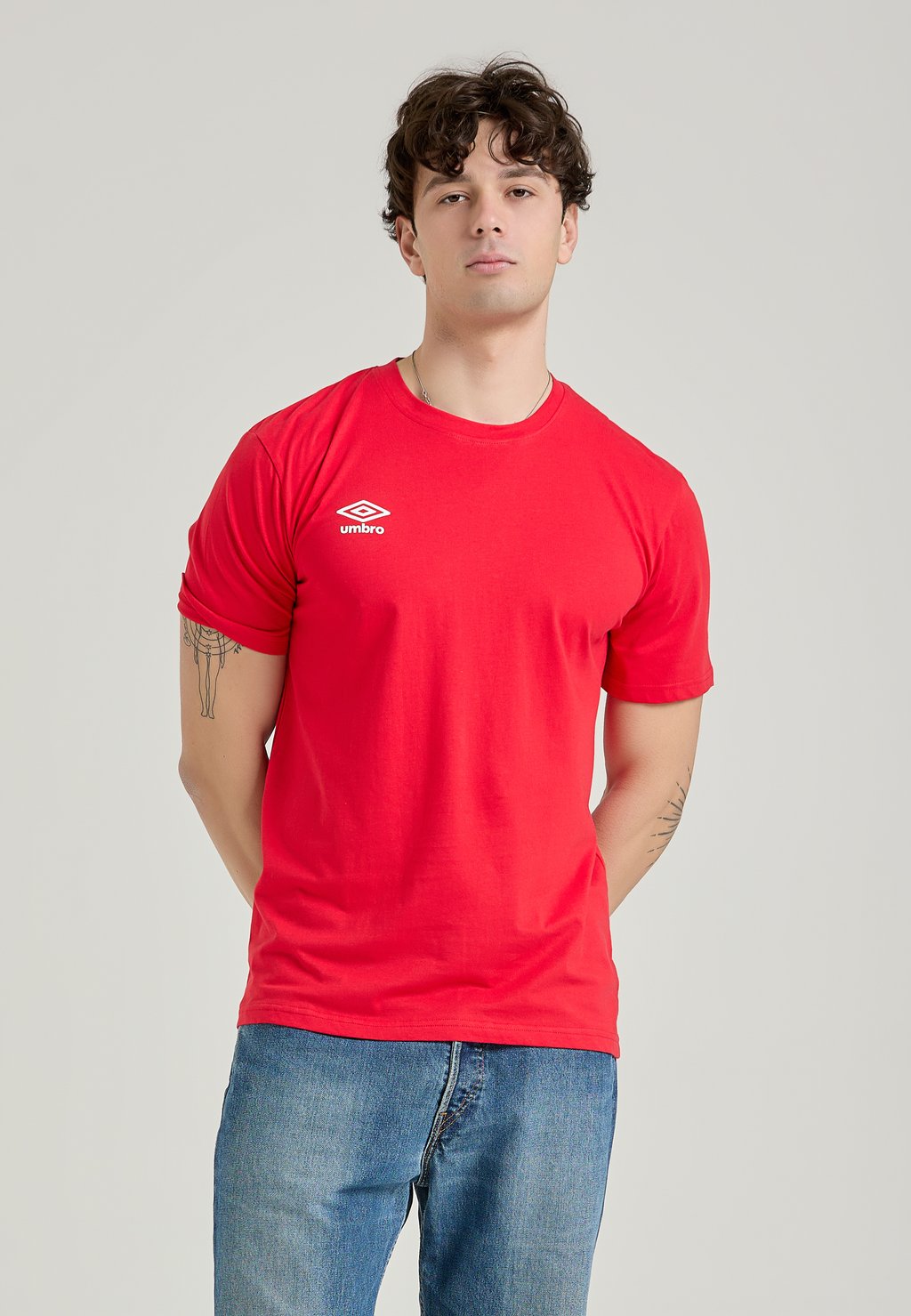

Базовая футболка Umbro, красный