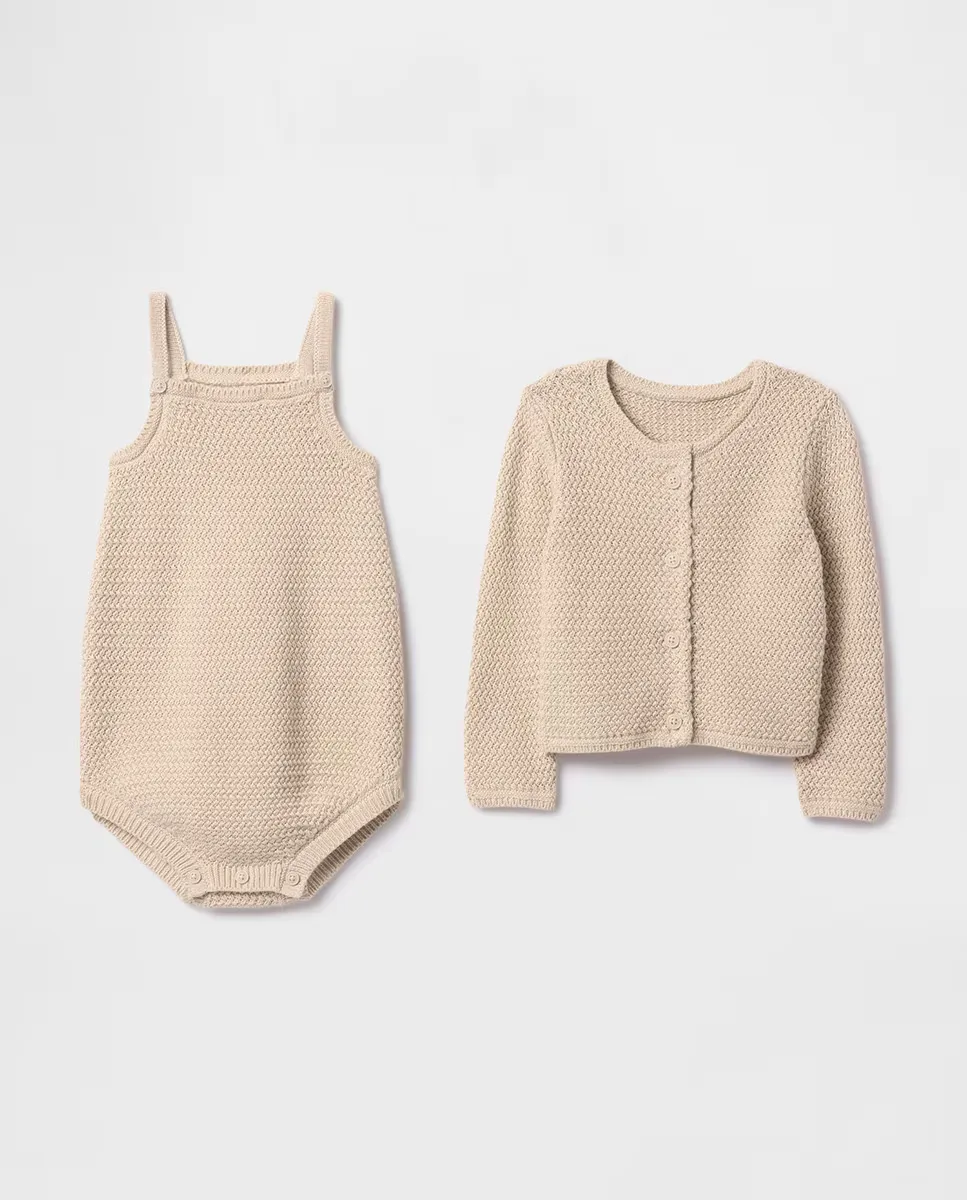 

Комплект свитера и боди для девочки, с круглым вырезом и подтяжками Gap, бежевый