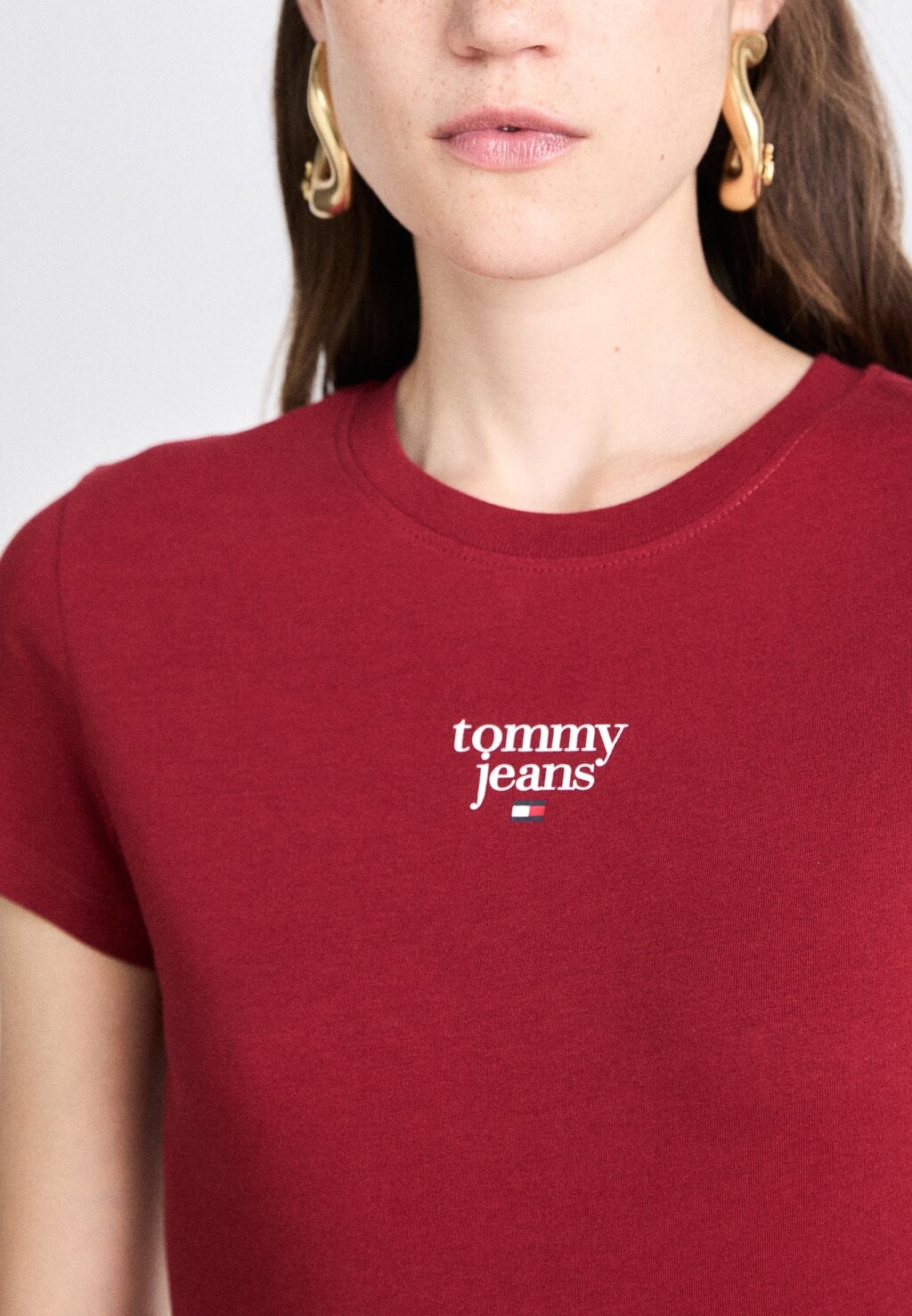

Базовая футболка SLIM ESSENTIAL LOGO TEE Tommy Hilfiger, красный